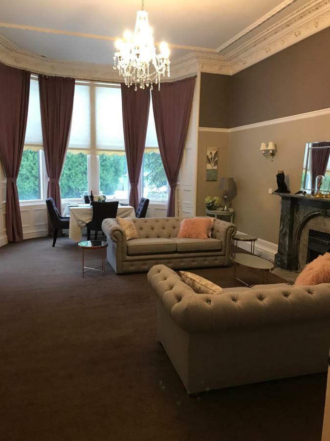 Fernlea Spacious Apartment Арброт Екстериор снимка