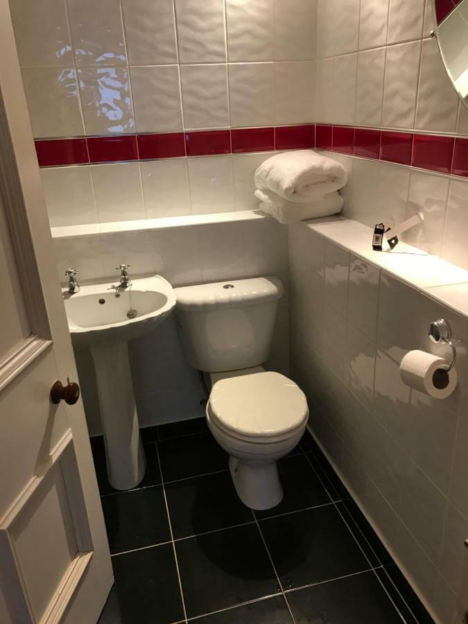 Fernlea Spacious Apartment Арброт Екстериор снимка